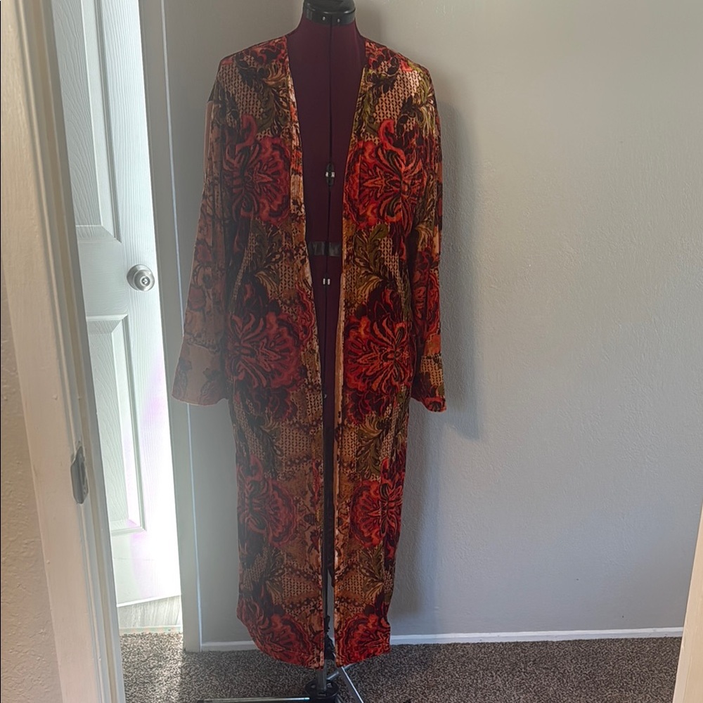 Elegant Floral Long Robe - Red and Brown